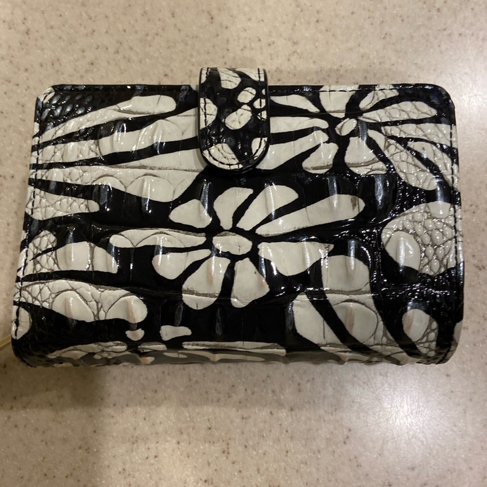 EUC BRAHMIN Accordion woman’s wallet